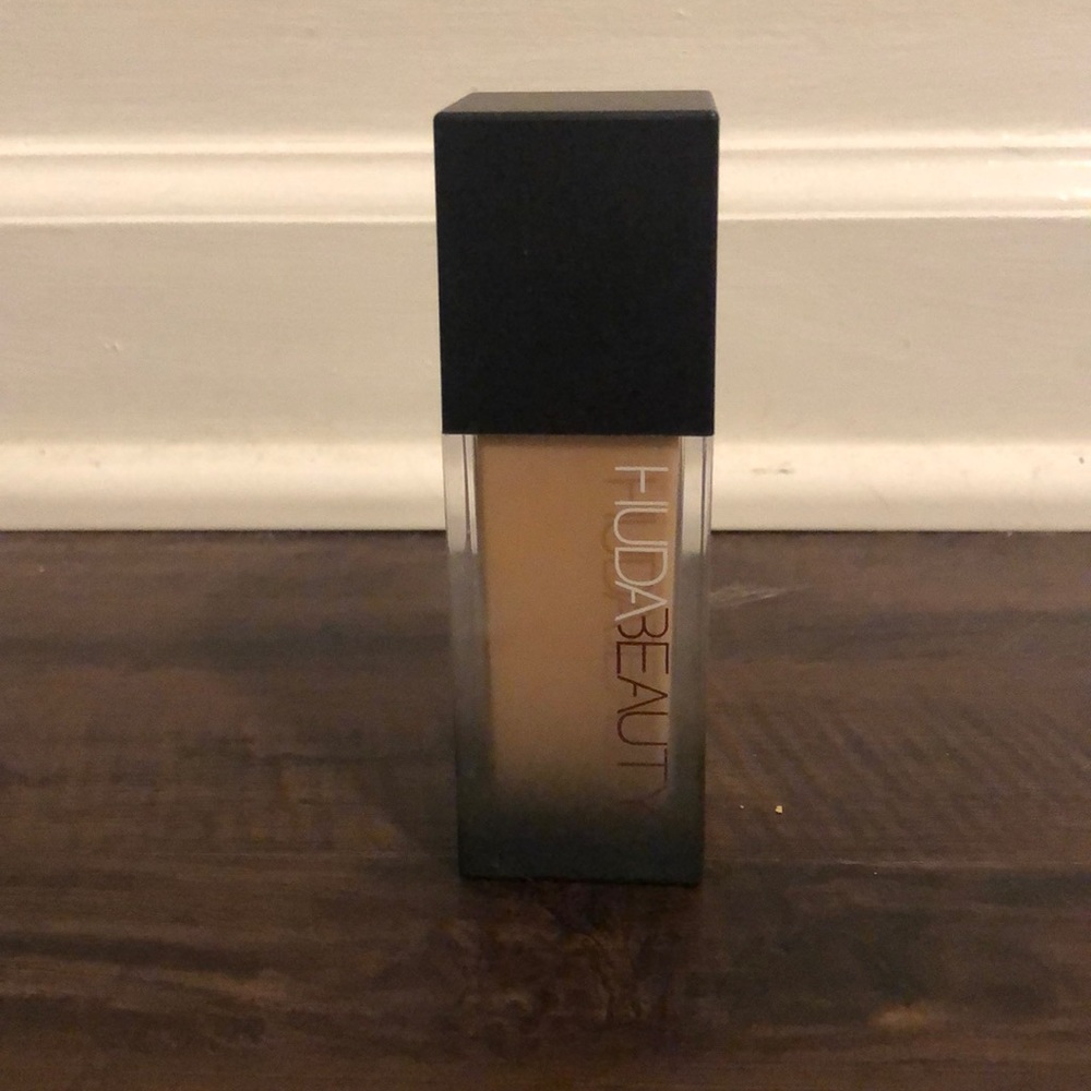 Hugs beauty foundation
